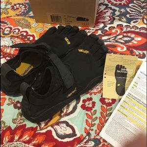 Vibram toe shoes
